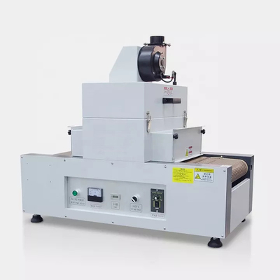 Il piccolo trattamento UV da tavolino 2KW lavora la cinghia a macchina dell'essiccatore 300MM utilizzata nel caso del telefono cellulare